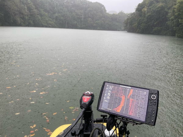 相模湖釣り風景9